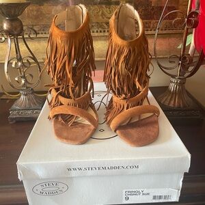 Steve Madden Fringly Chestnut Sandals